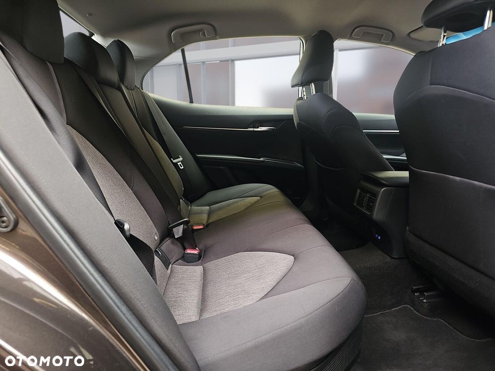 Toyota Camry 2.5 Hybrid Comfort CVT - 11