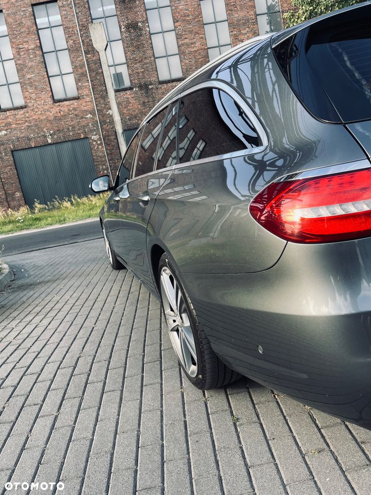 Mercedes-Benz Klasa E 220 d Business Edition 9G-TRONIC - 29