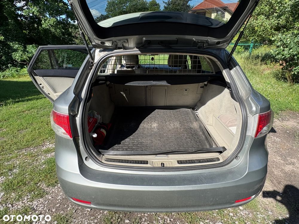 Toyota Avensis 2.0 D-4D Sol+NAVI - 11