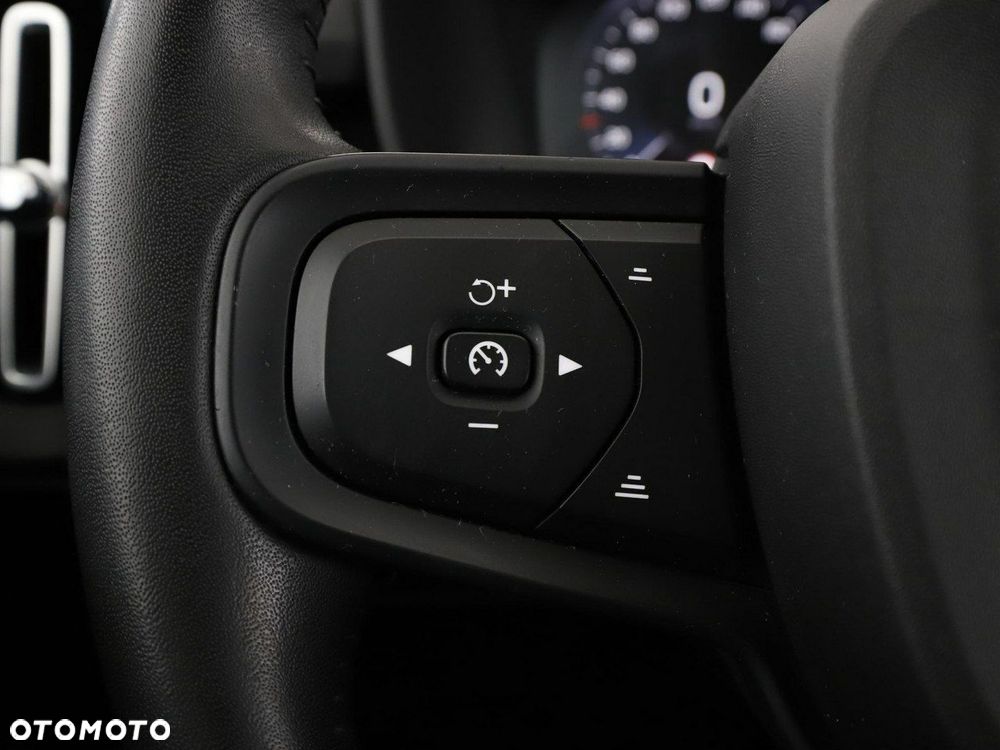 Volvo XC 40 T2 Momentum Core - 34