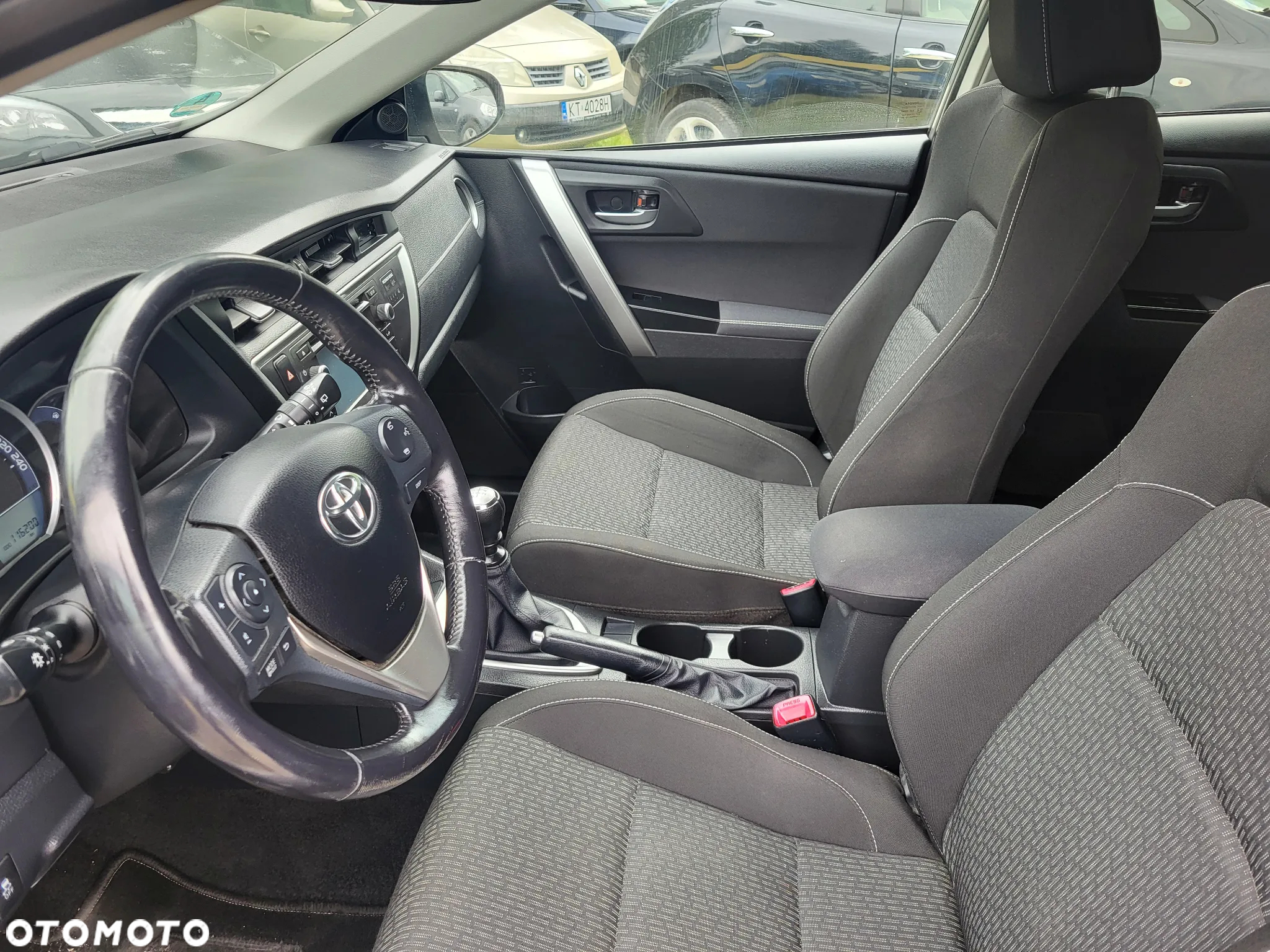Toyota Auris - 14