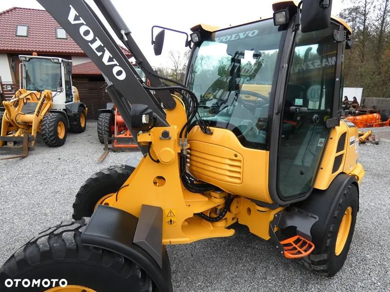 Volvo L20F Z Niemiec / Tylko 2.300mtg / Stan Idealny / - 36