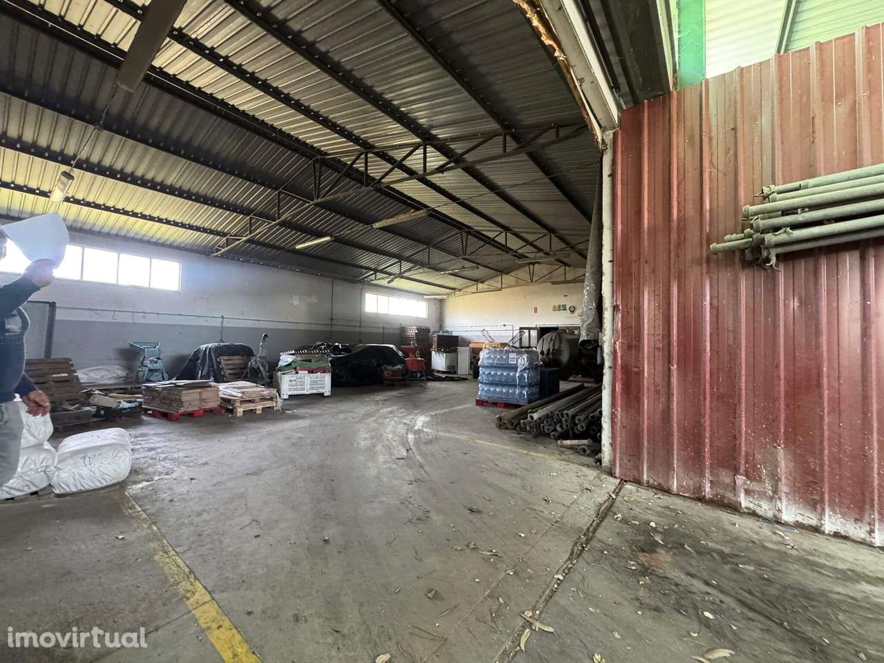 Armazém - 1030m2 cobertos - Grande imagem: 4/6
