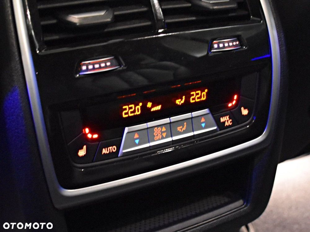 BMW X7 - 22