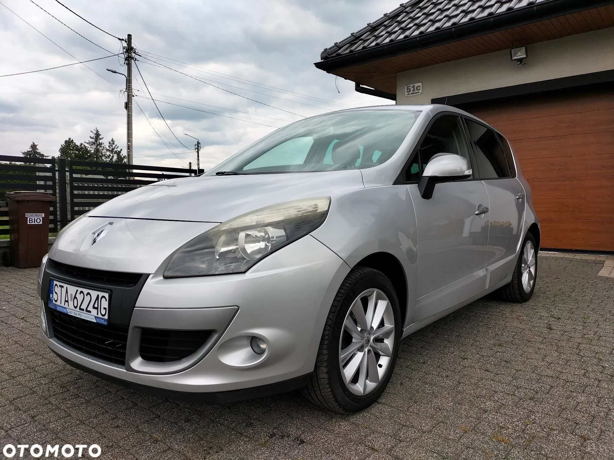 Renault Scenic 1.6 16V 110 Dynamique - 1