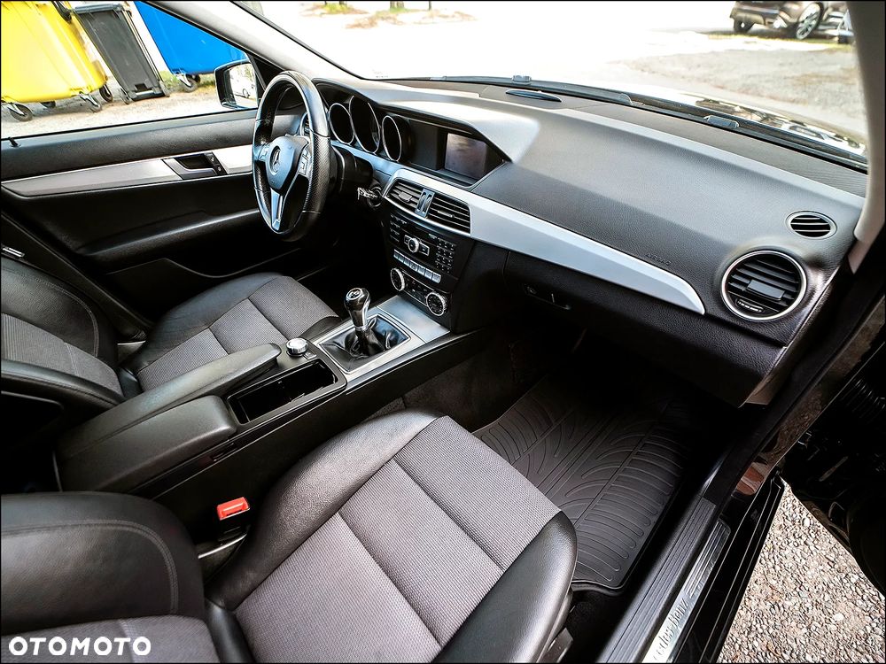 Mercedes-Benz Klasa C 180 Avantgarde - 17