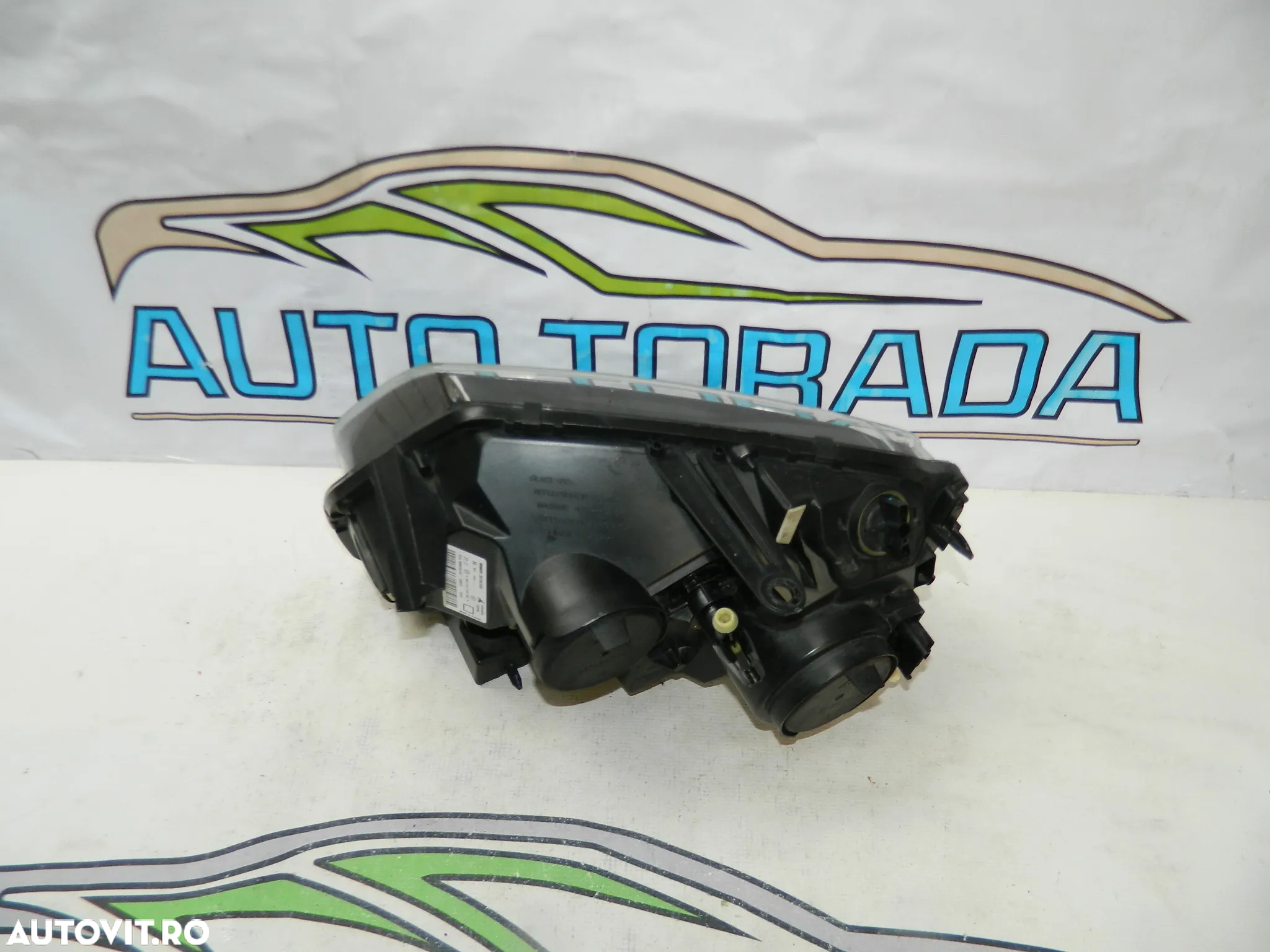 Far dreapta Dacia Duster Facelift model 2013 2014 2015 cod 260100156R - 3