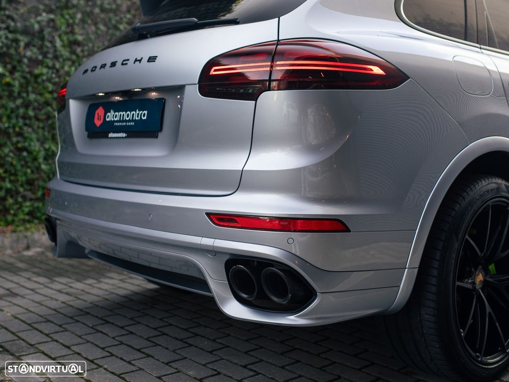 Porsche Cayenne S E-Hybrid Platinum Edition - 16