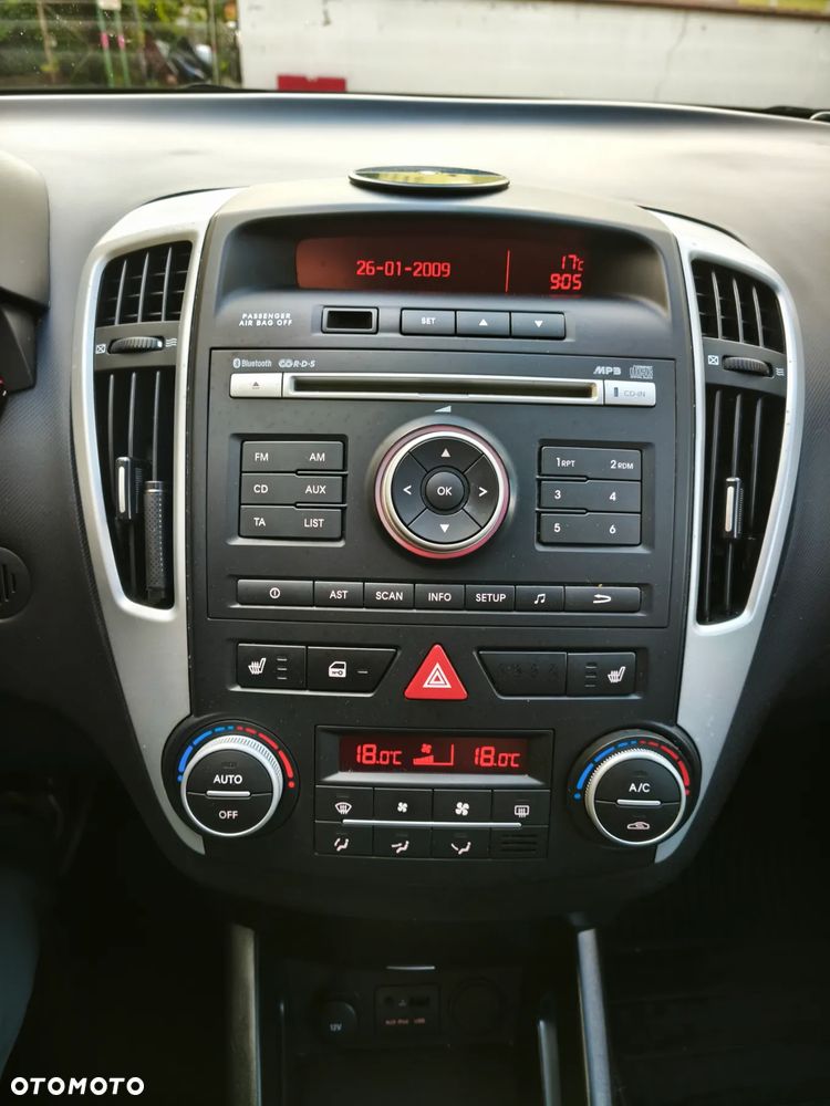 Kia Ceed 1.6 CRDi ISG Spirit - 22