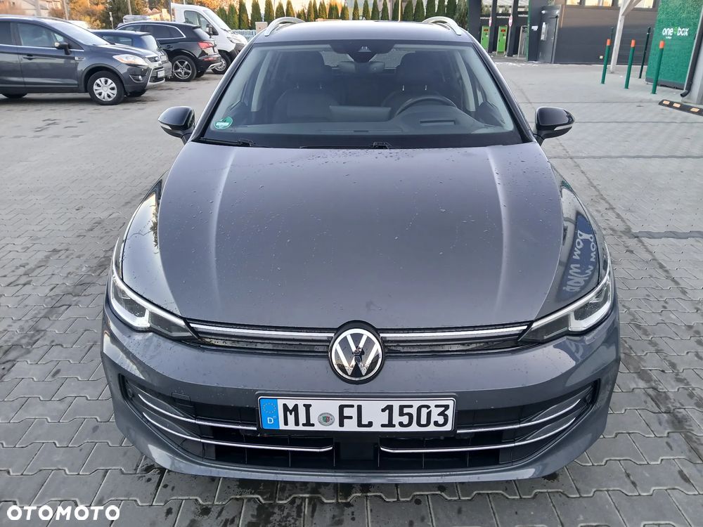 Volkswagen Golf - 1