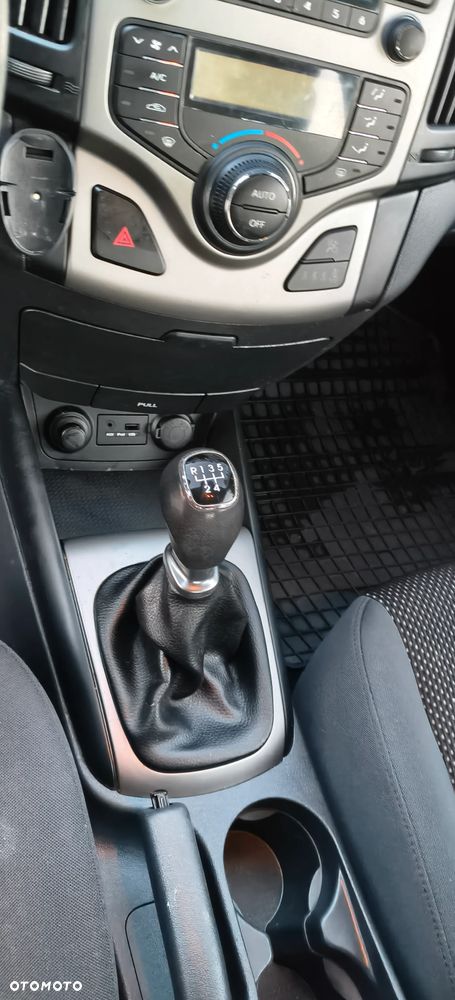 Hyundai i30 1.6 Comfort - 9