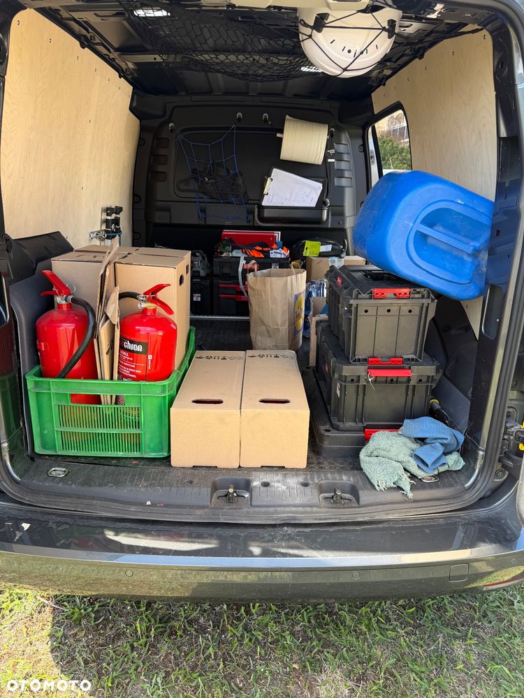 Ford Transit Connect - 16