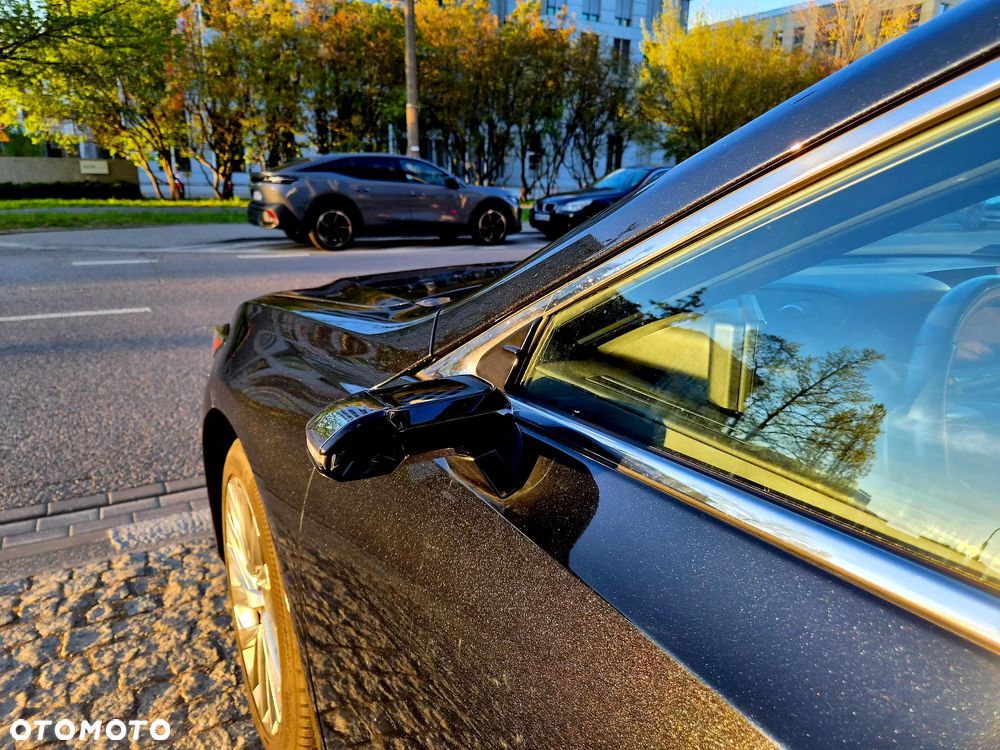 Lexus ES 300h Omotenashi - 11