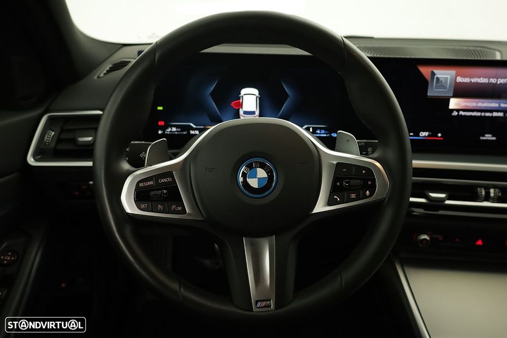 BMW 330 e Touring Pack Desportivo M Auto - 16