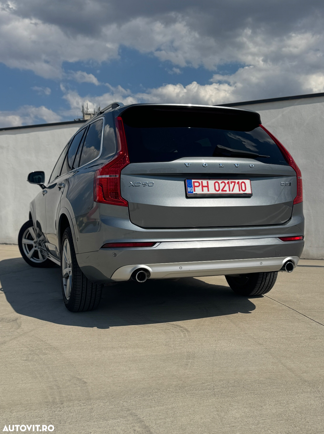 Volvo XC 90 D5 AWD Momentum - 4