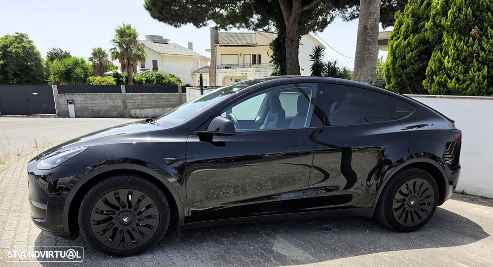 Tesla Model Y Long Range Dual Motor AWD - 6