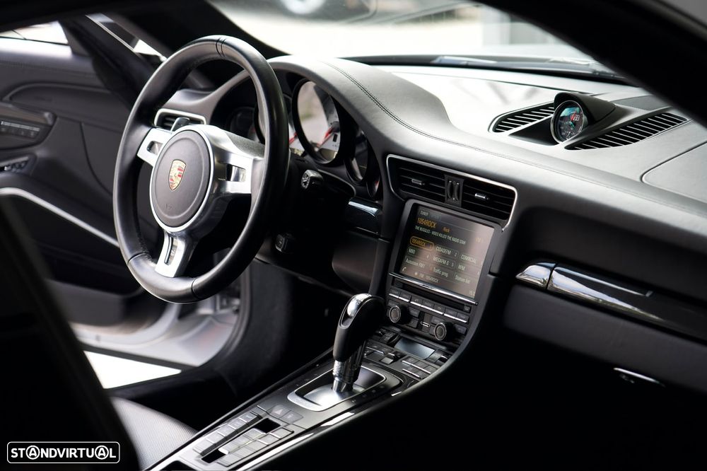 Porsche 911 (991) Turbo S PDK - 17