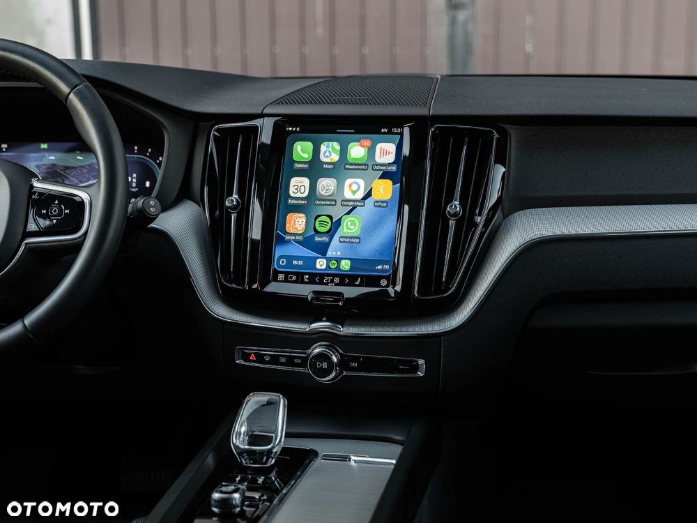 Volvo XC 60 B4 B Plus Dark - 33