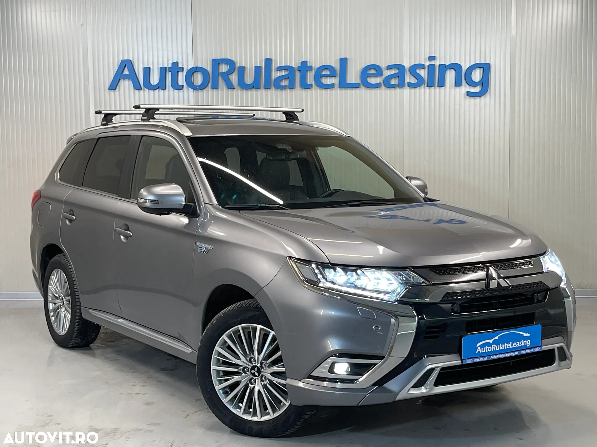 Mitsubishi Outlander 2.4 4WD Plug-In Hybrid Top - 2
