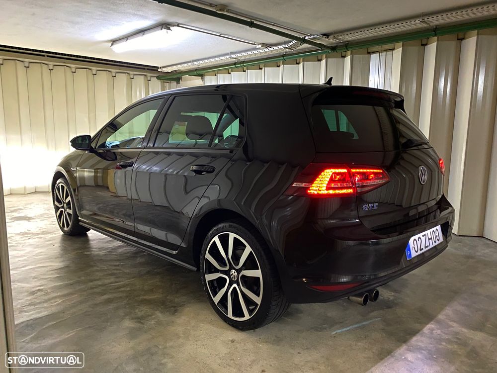 VW Golf - 12