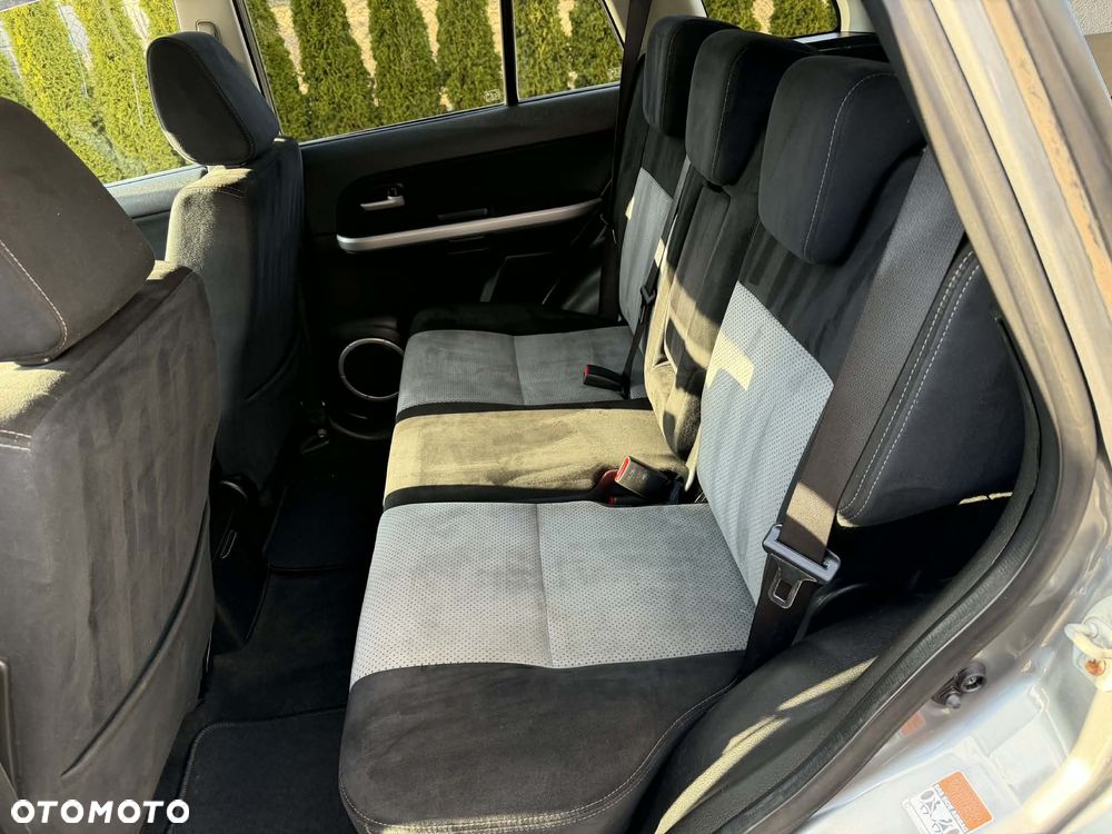 Suzuki Grand Vitara 2.0 Comfort Limited - 12