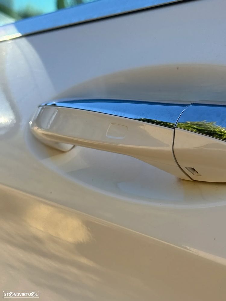 Mercedes-Benz C 300 h AMG Line - 28