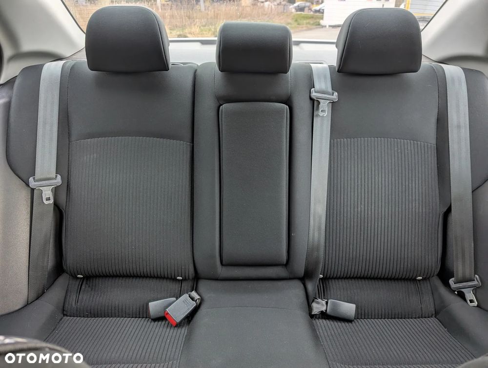 Mitsubishi Lancer 1.6 Intense - 14