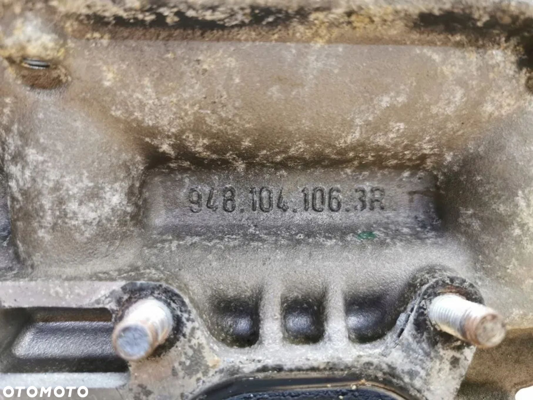 PORSCHE CAYENNE 07-10R GŁOWICA LEWA 4.8 V8  USZKODZONA 948104106 - 2