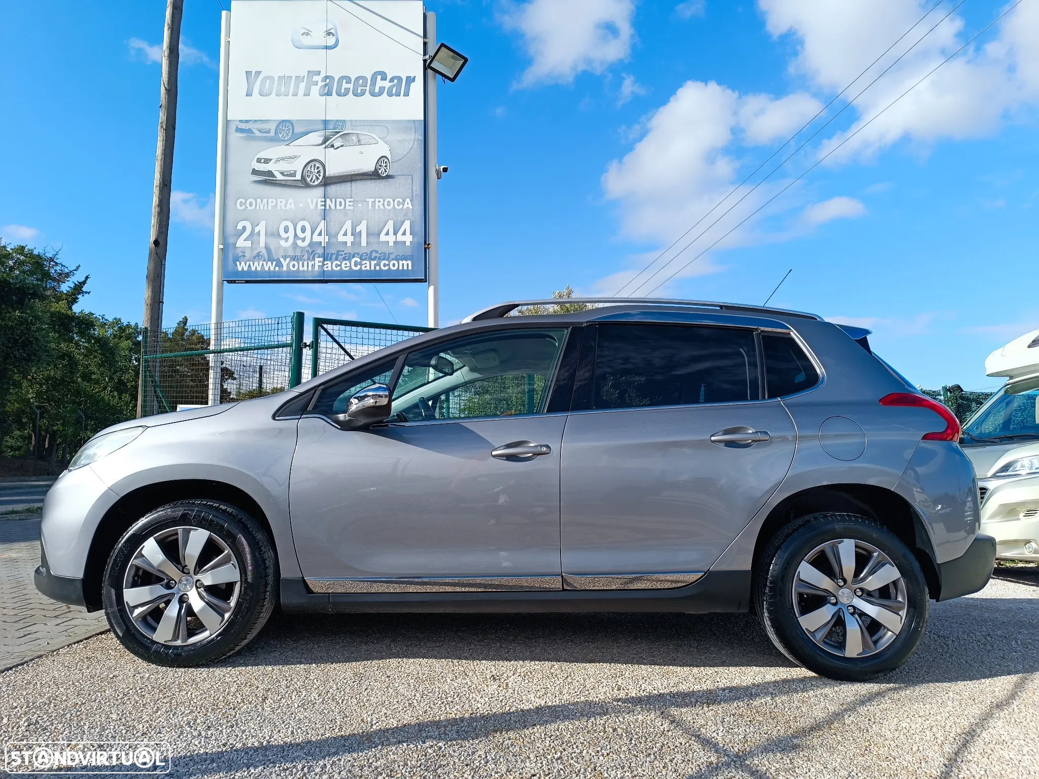 Peugeot 2008 1.2 PureTech Allure - 9