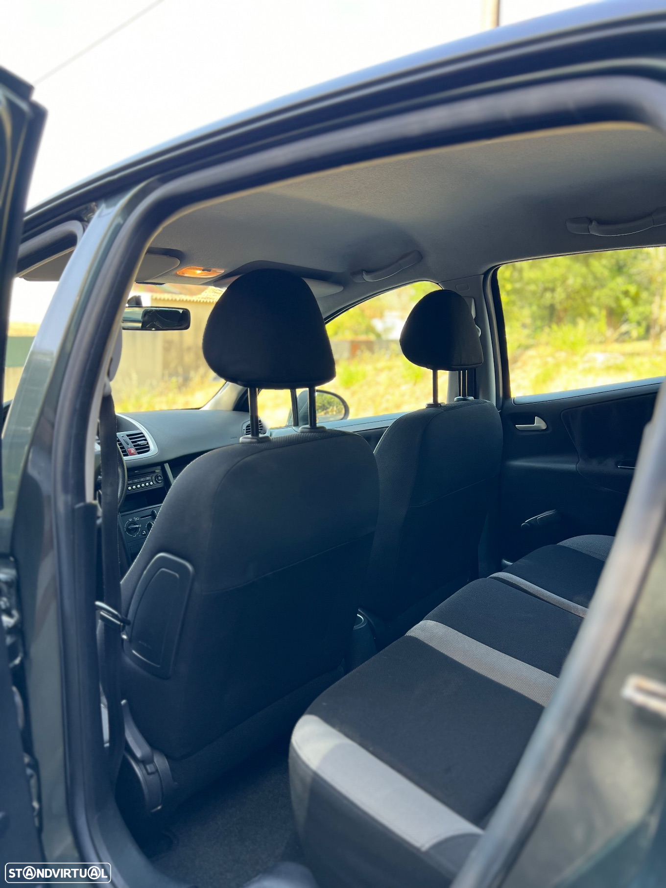 Peugeot 207 1.4 16V Trendy - 11