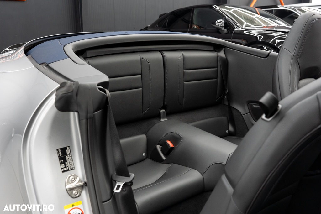 Porsche 911 Carrera Cabriolet PDK - 16