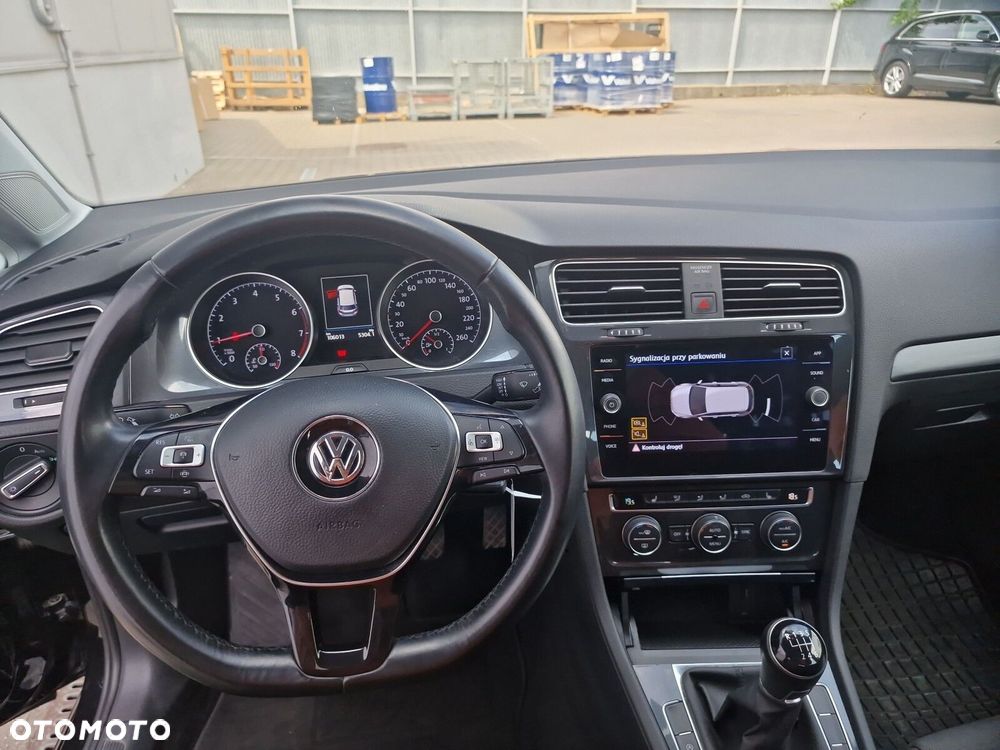 Volkswagen Golf - 14