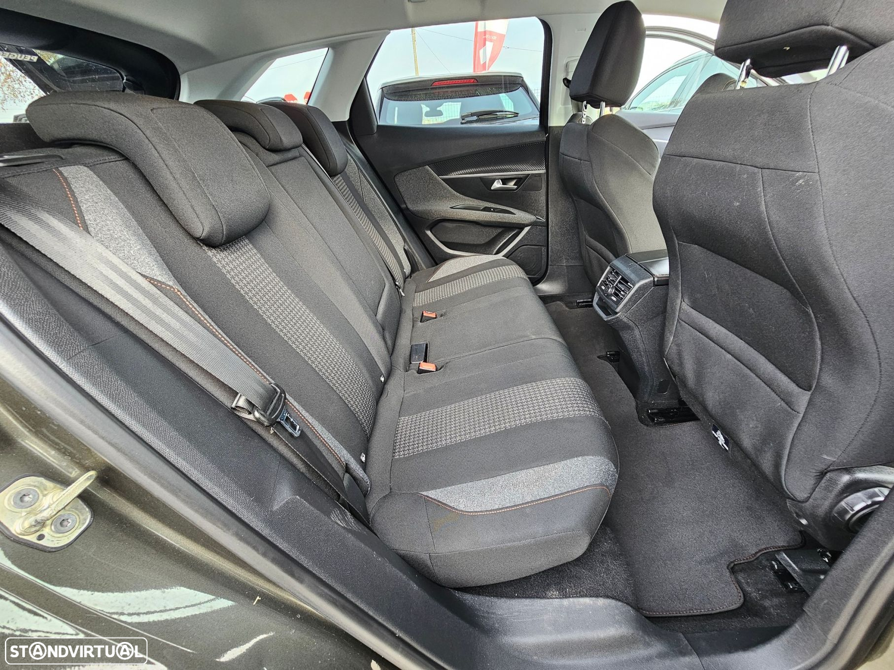 Peugeot 3008 1.5 BlueHDi Active Pack EAT8 - 14