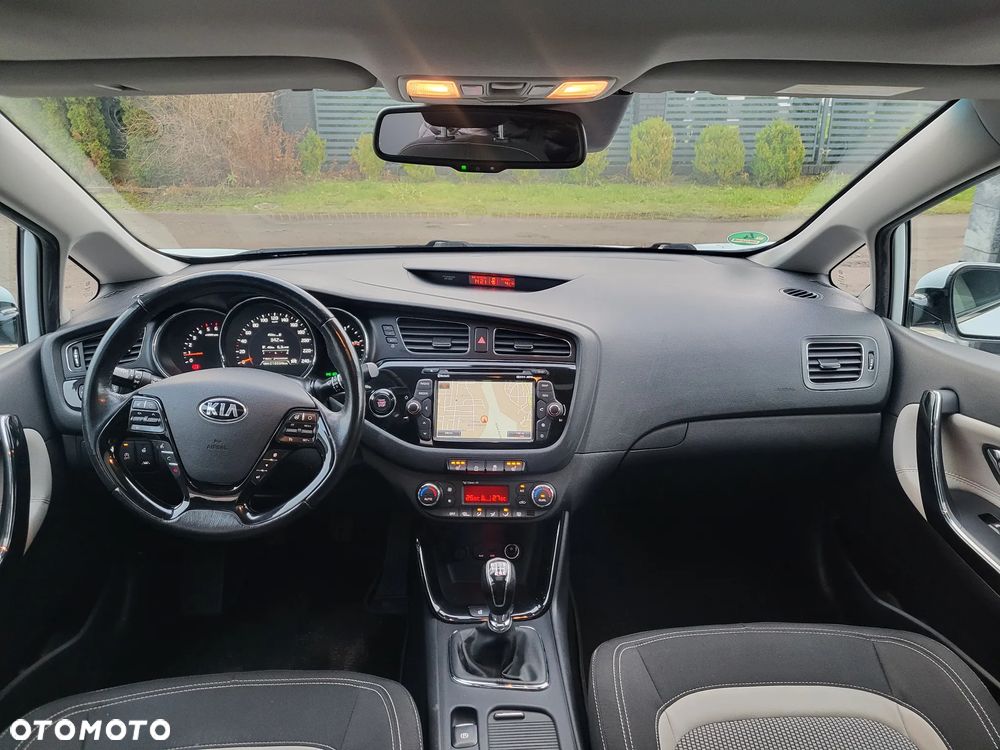 Kia Ceed 1.6 CRDi 128 Platinum Edition - 18