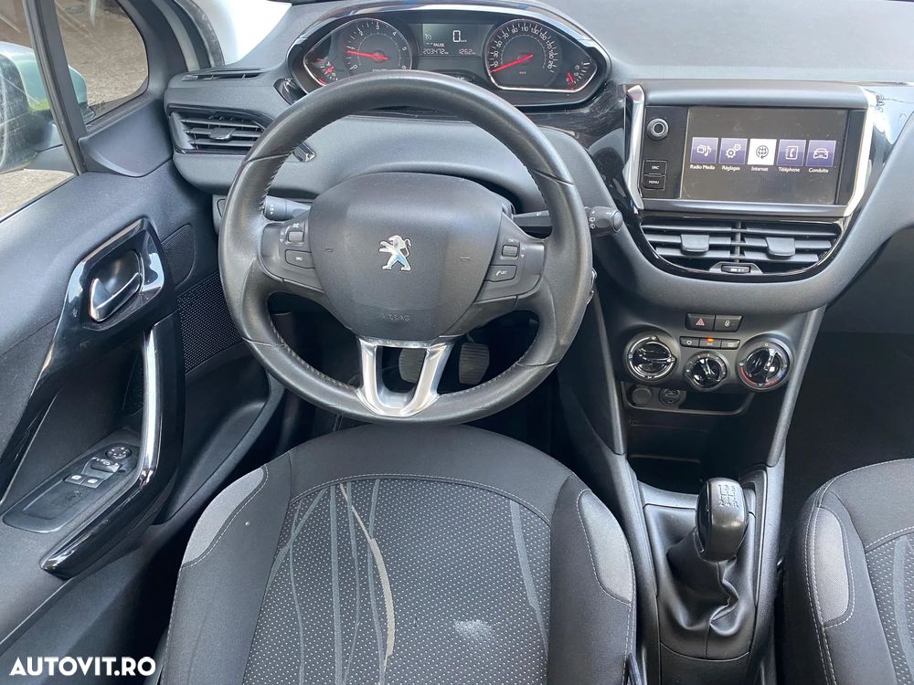 Peugeot 208 - 7