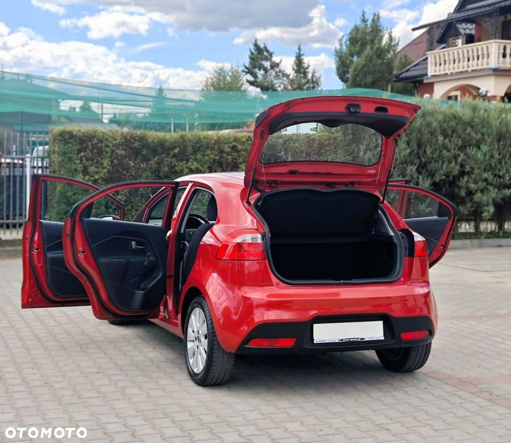 Kia Rio - 11