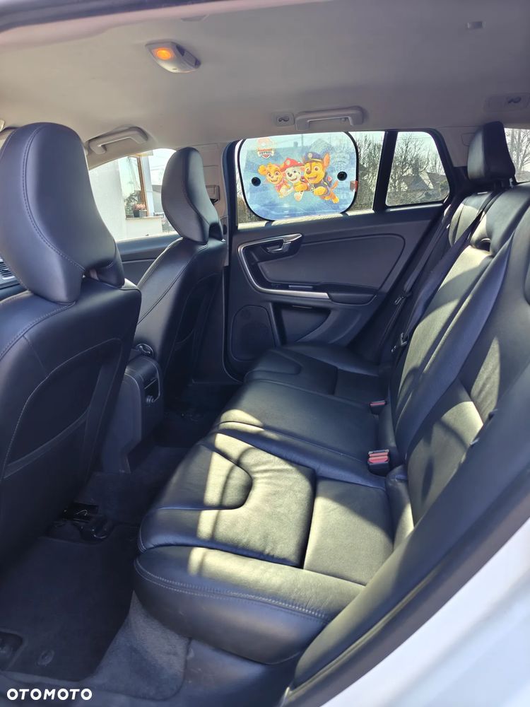 Volvo V60 D3 Momentum - 11