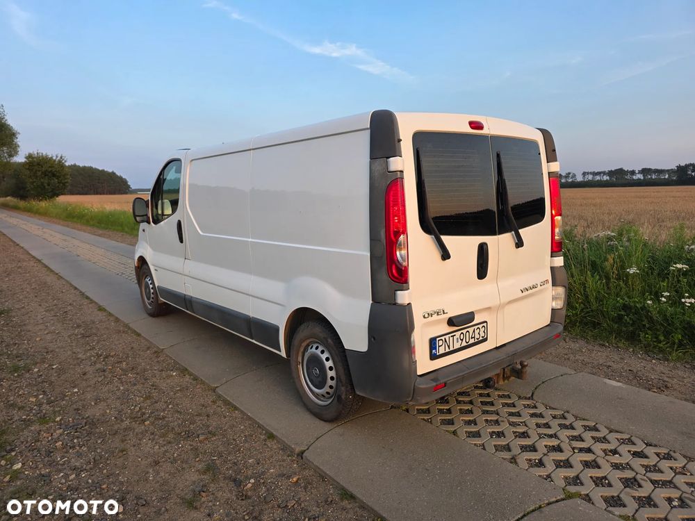 Opel Vivaro - 1