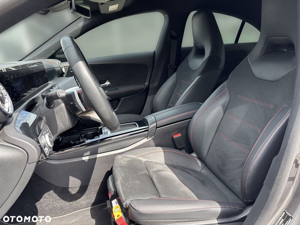 Mercedes-Benz CLA - 16