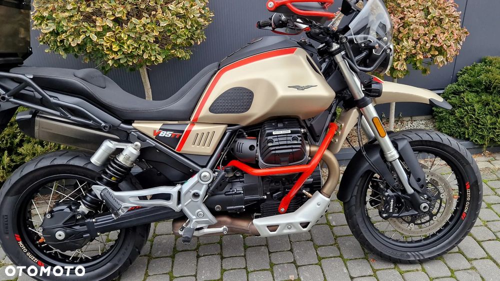 Moto Guzzi V85 - 15