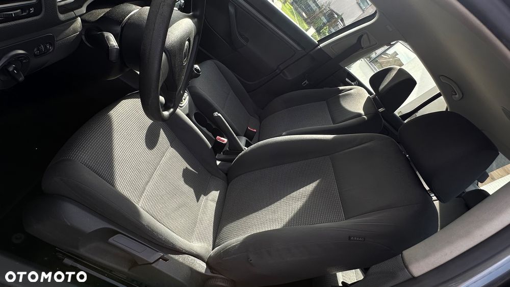Volkswagen Jetta 1.9 TDI Trendline - 20