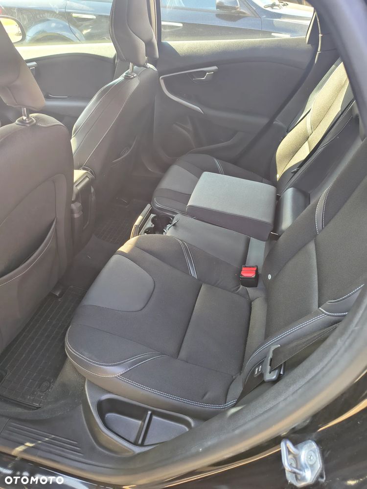 Volvo V40 D3 Drive-E Momentum - 9