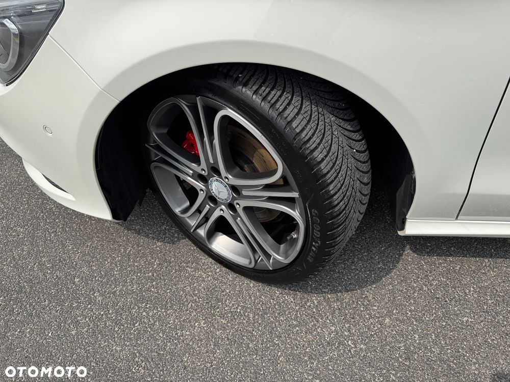 Mercedes-Benz CLA 200 7G-DCT StreetStyle - 37