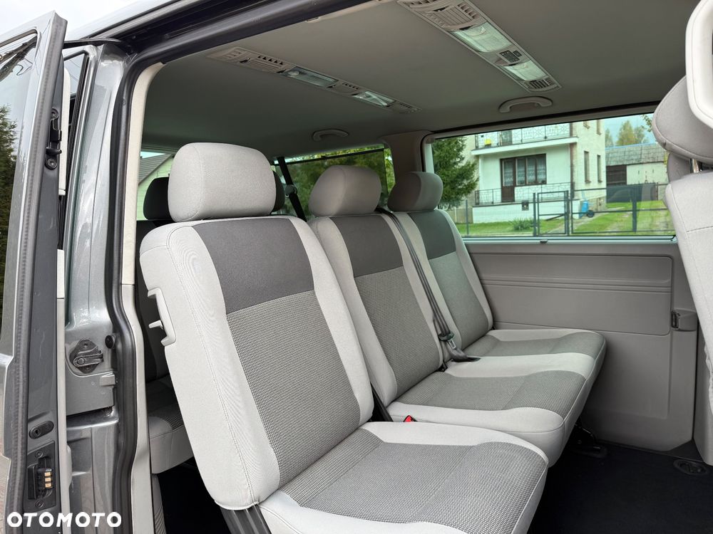 Volkswagen Caravelle - 11