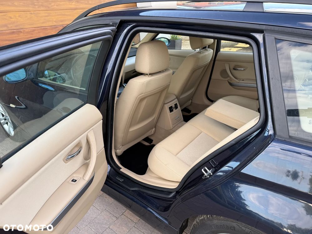 BMW Seria 3 318i Touring Edition Exclusive - 9