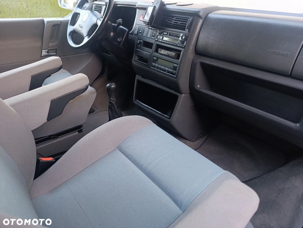 Volkswagen Multivan - 8