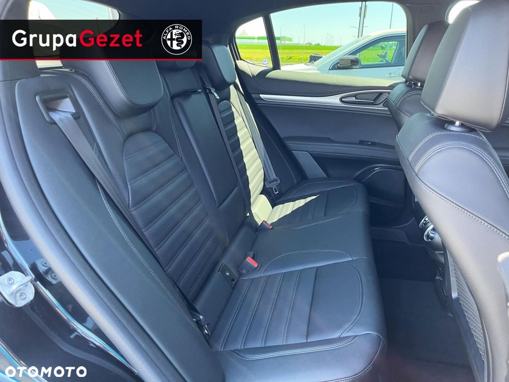 Alfa Romeo Stelvio - 8