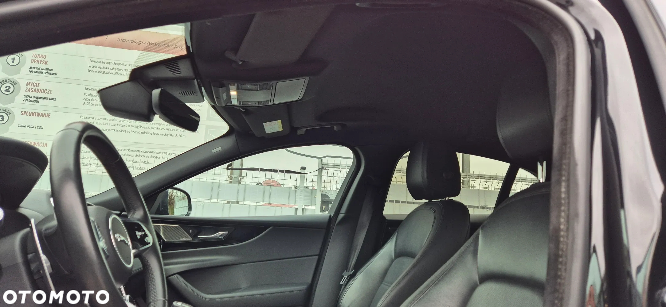 Jaguar XE - 36