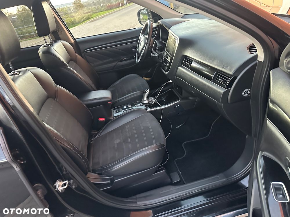 Mitsubishi Outlander - 19