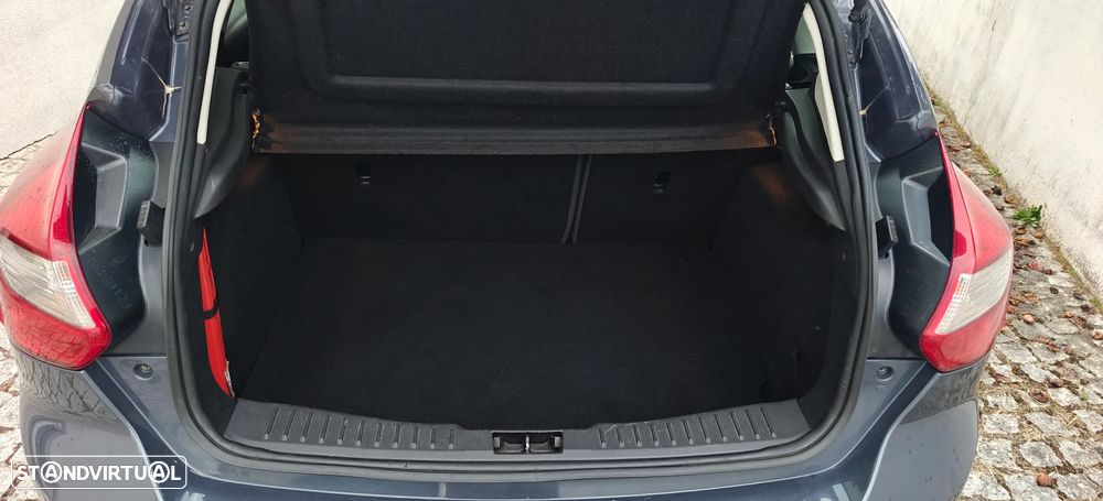 Ford Focus 1.6 TDCi DPF SYNC Edition - 9